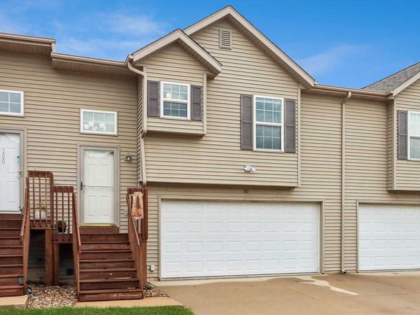 110 Jefferson Ln, North Liberty, IA 52317
