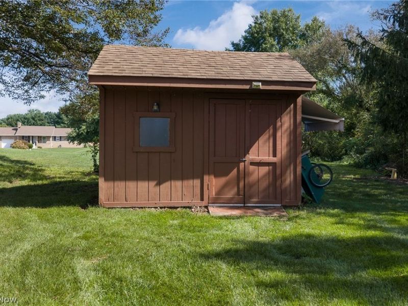 2433 Fontana Street NW, Massillon, OH 44646 Photo 9