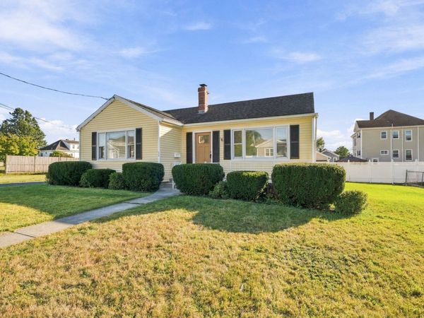 26 Gorham St, Dartmouth, MA 02748