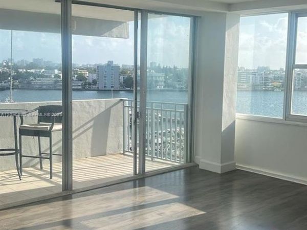 7545 E Treasure Dr , Unit 9G, North Bay Village, FL 33141