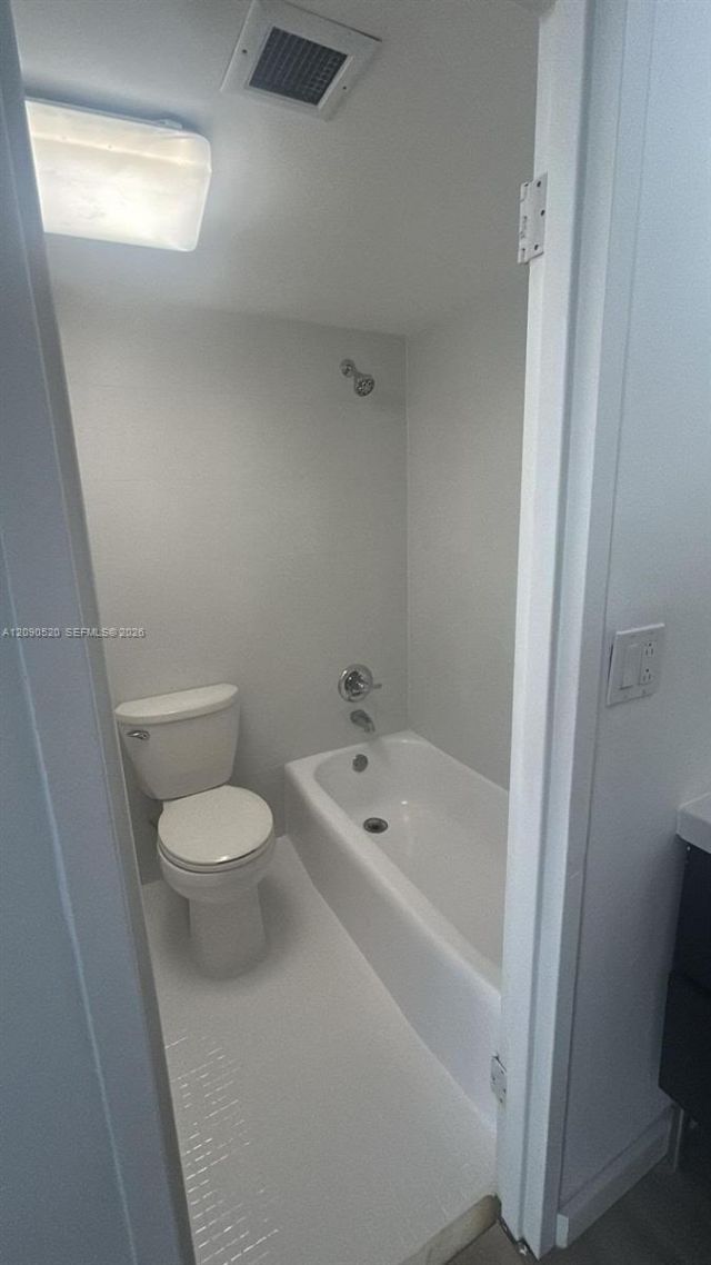 7545 E Treasure Dr , Unit 9G, North Bay Village, FL 33141 Photo