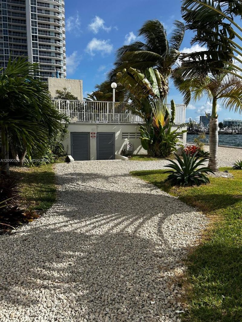 7545 E Treasure Dr , Unit 9G, North Bay Village, FL 33141 Photo