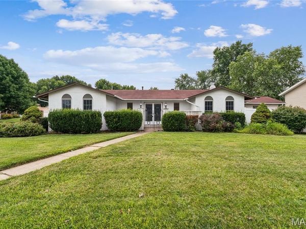 2801 Droste Road, St Charles, MO 63301
