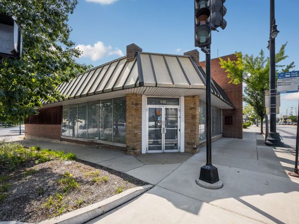 4835 Dempster Street , Skokie, IL 60077