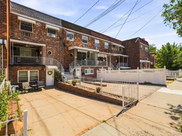 1018 Throggmorton Avenue , Bronx, NY 10465