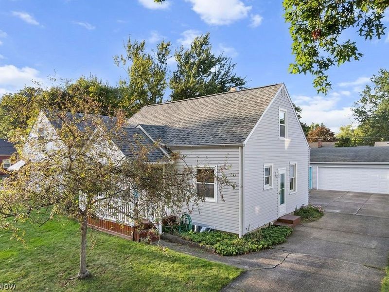 241 Van Buren Avenue , Cuyahoga Falls, OH 44221 Photo 2