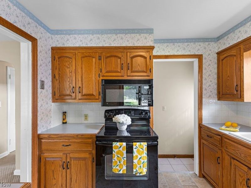 241 Van Buren Avenue , Cuyahoga Falls, OH 44221 Photo 7