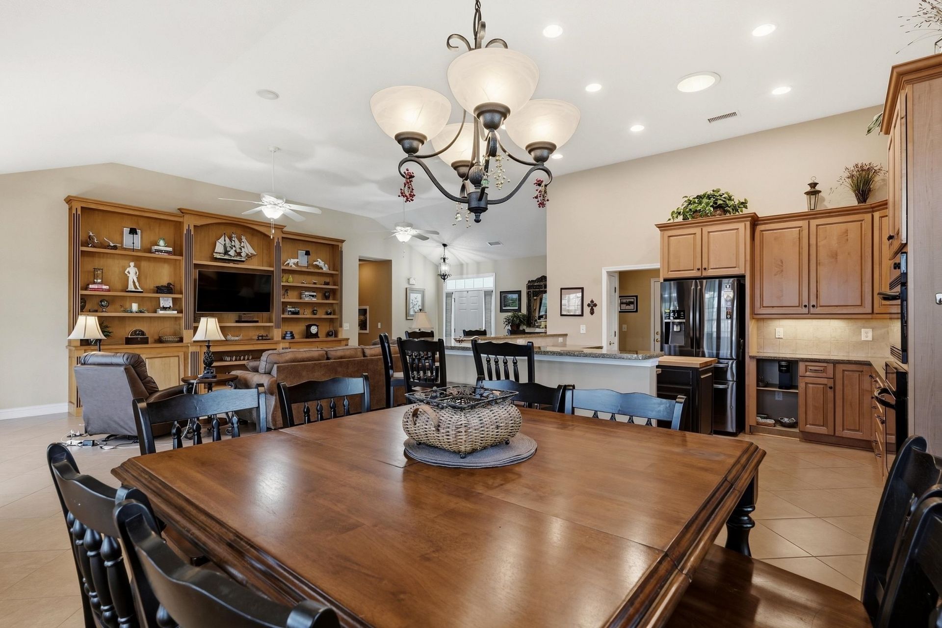 241 Wedgefield Dr. Photo 13