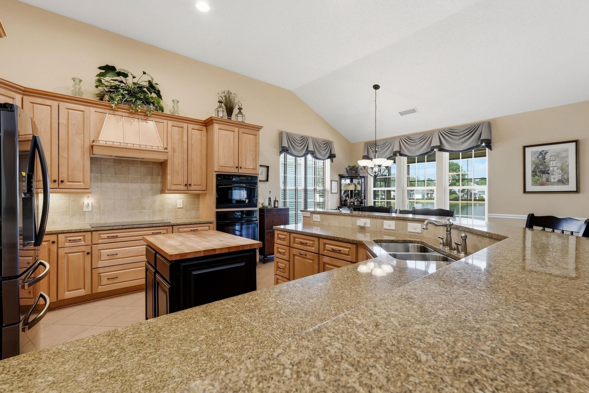 241 Wedgefield Dr. Photo 18