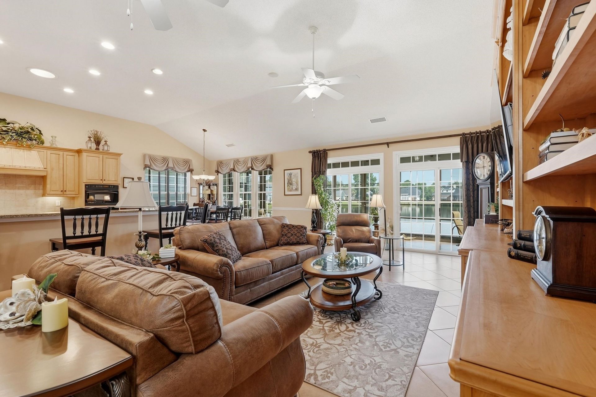 241 Wedgefield Dr. Photo 5