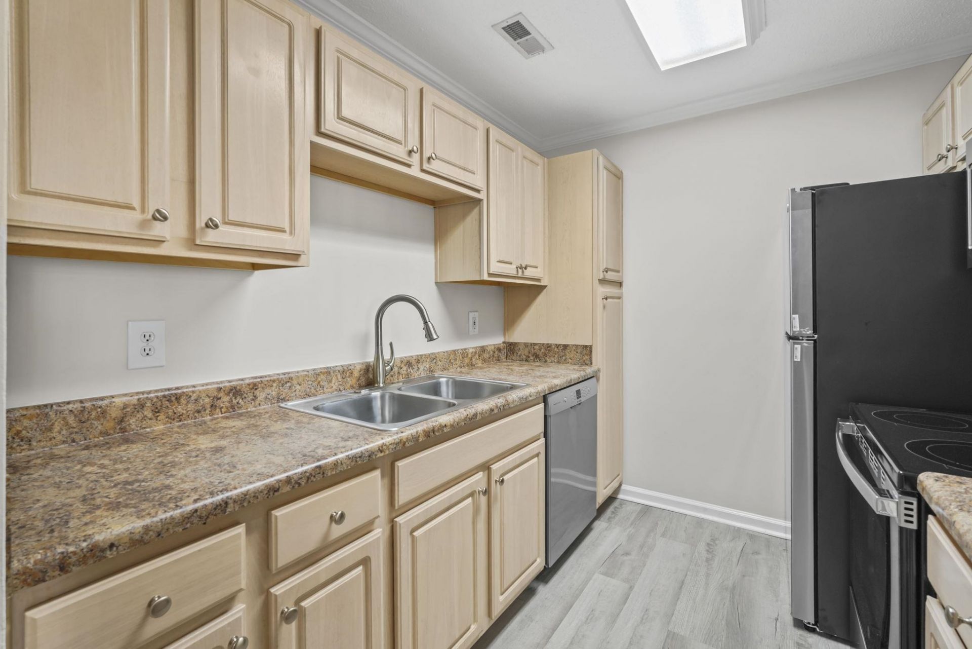 3753 Citation Way  Photo 11
