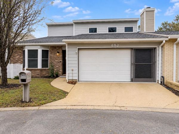 803 Holbrook Circle, Fort Walton Beach, FL 32547