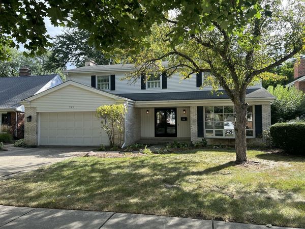 705 S Kennicott Avenue , Arlington Heights, IL 60005