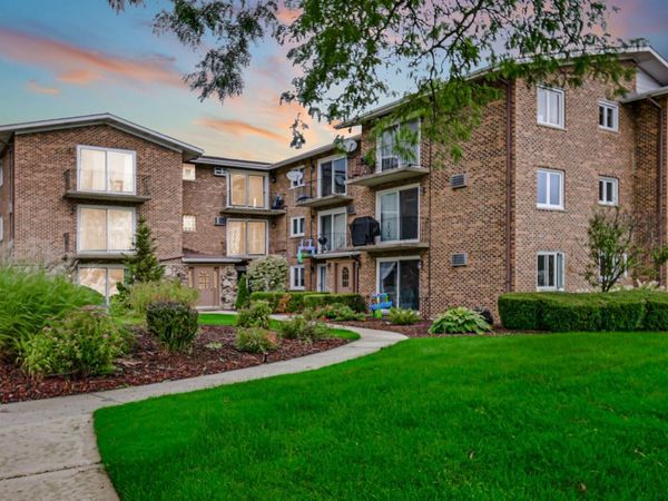 9040 W 140th Street, Unit 2B, Orland Park, IL 60462