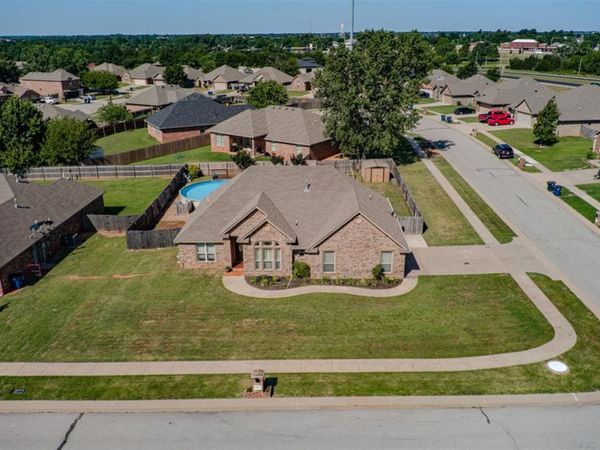 501 Cheltenham Trail, Blanchard, OK 73010