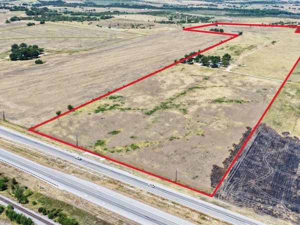 201 926 PR, Thrall, TX 76578