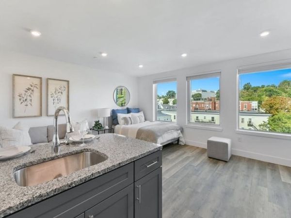 585 Essex St, Unit 815, Lynn, MA 01901