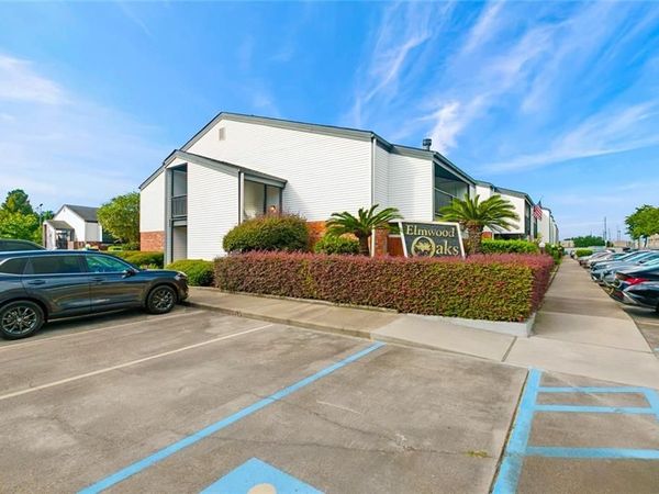 832 S CLEARVIEW Parkway , Unit 126, Harahan, LA 70123