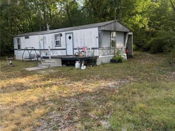 10444 Slant Road, Carlyle, IL 62231