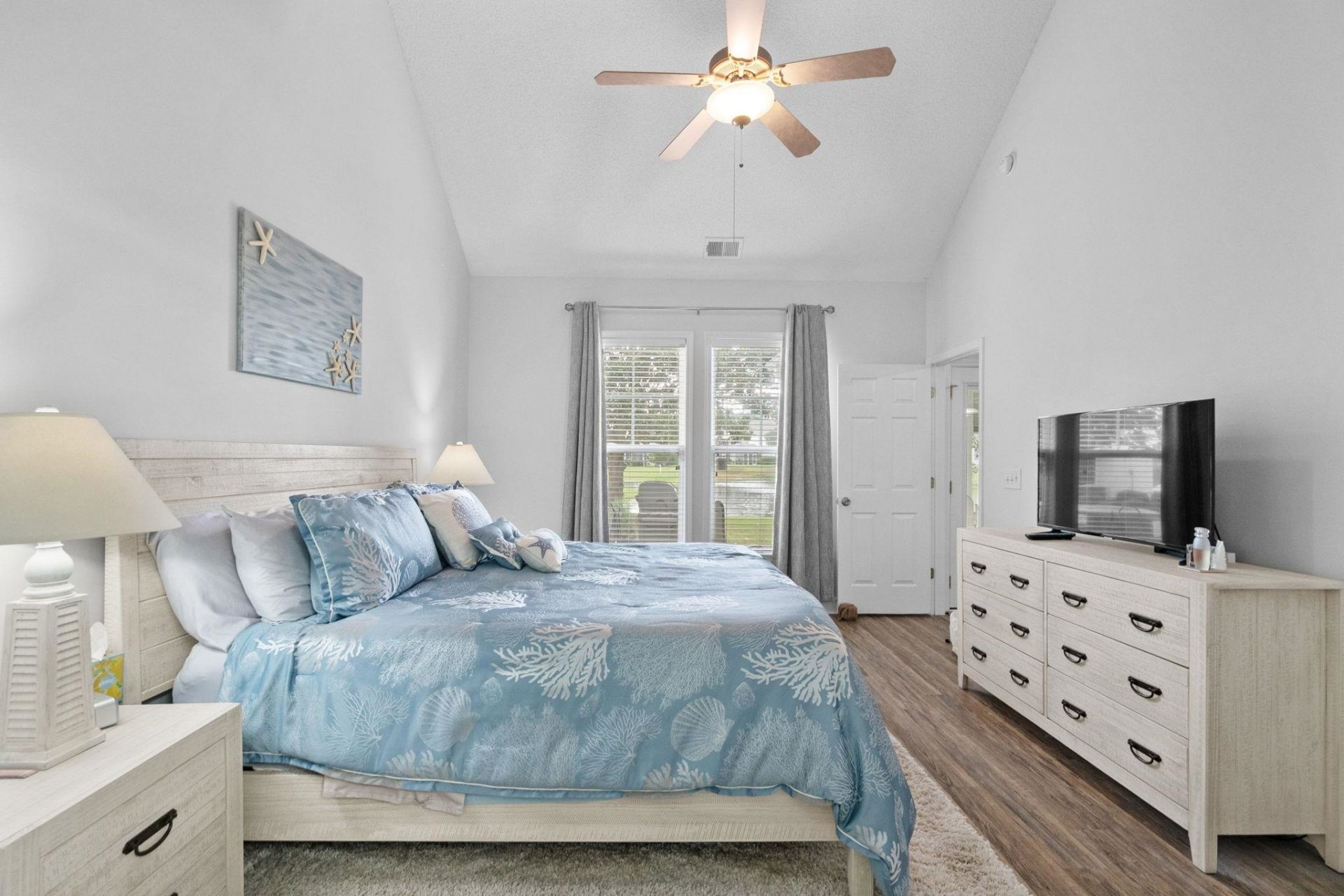 6095 Catalina Dr. Photo 17