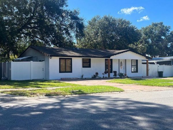6524 LA MESA CIRCLE , TAMPA, FL 33634