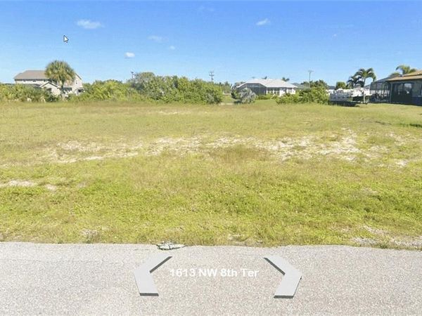 1613 NW 8th TER , CAPE CORAL, FL 33993