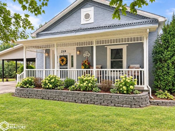219 S 4th Street, Wapello, IA 52653