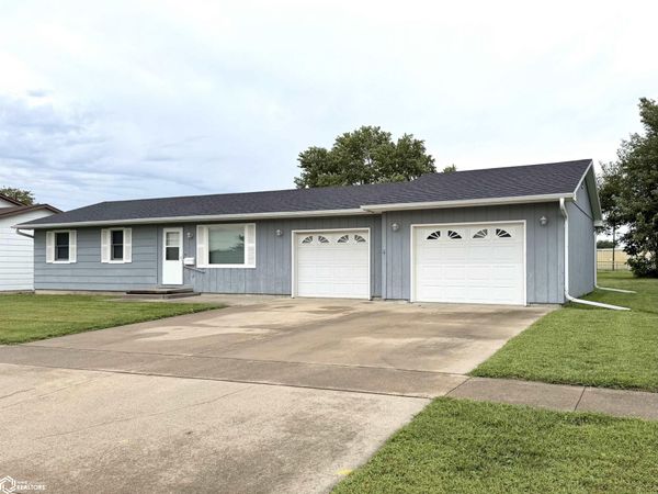 1223 Roland Avenue, Chariton, IA 50049