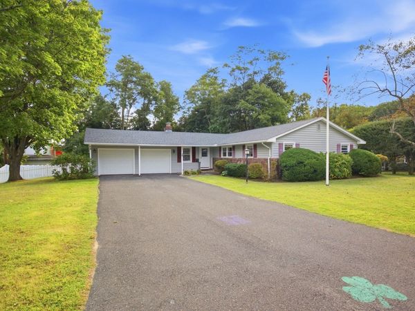 2 Drake Lane, Holyoke, MA 01040