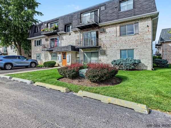 1319 N Baldwin Court , Unit 2B, Palatine, IL 60074