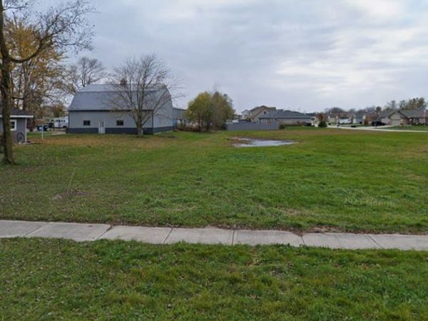 260 S Berta Road , Coal City, IL 60416