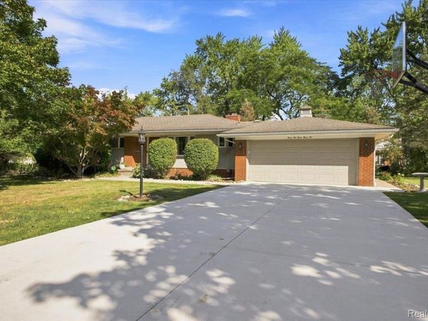 32332 Baintree Road, Farmington Hills, Mi 48334