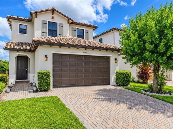 8732 Madrid CIR , NAPLES, FL 34104