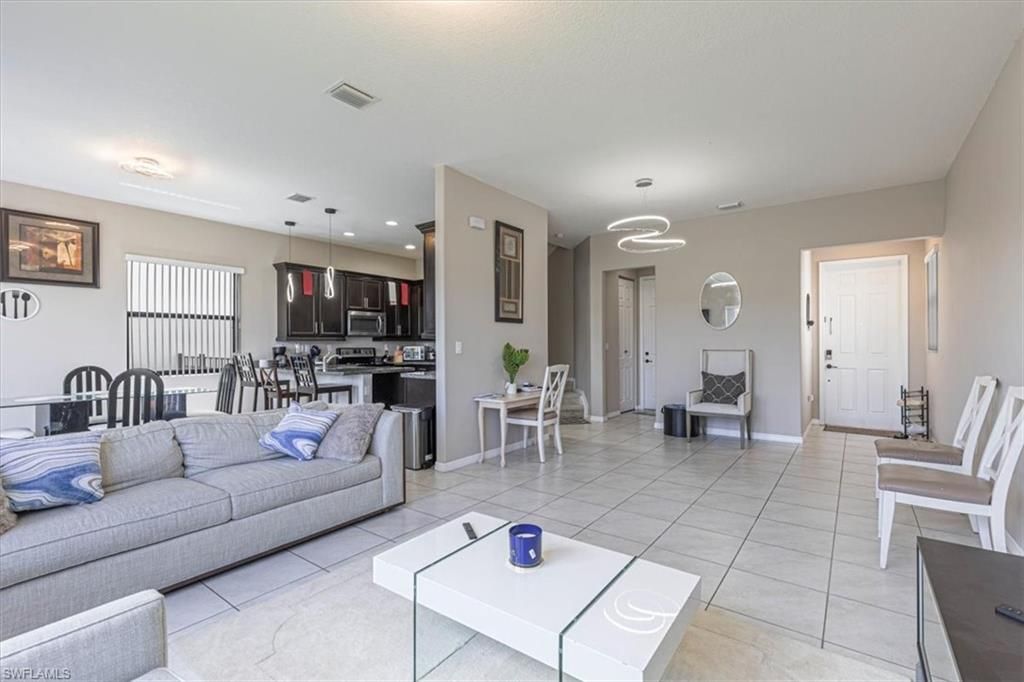 8732 Madrid Cir, Naples, FL 34104 Photo