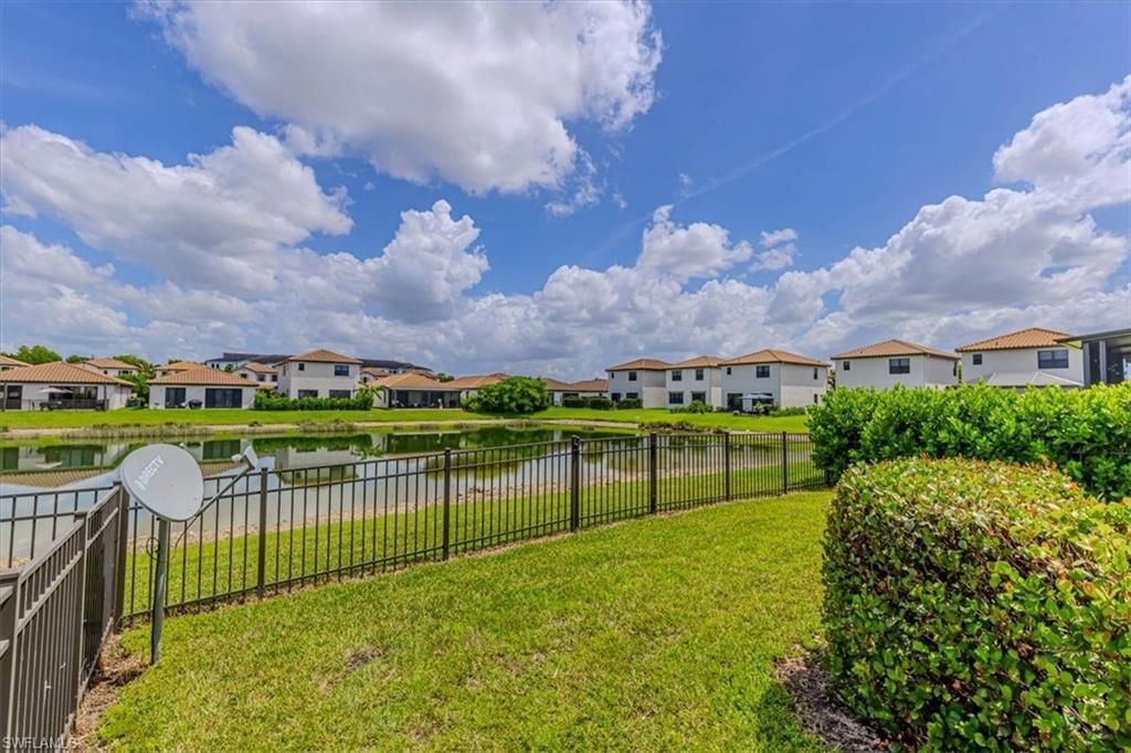 8732 Madrid Cir, Naples, FL 34104 Photo