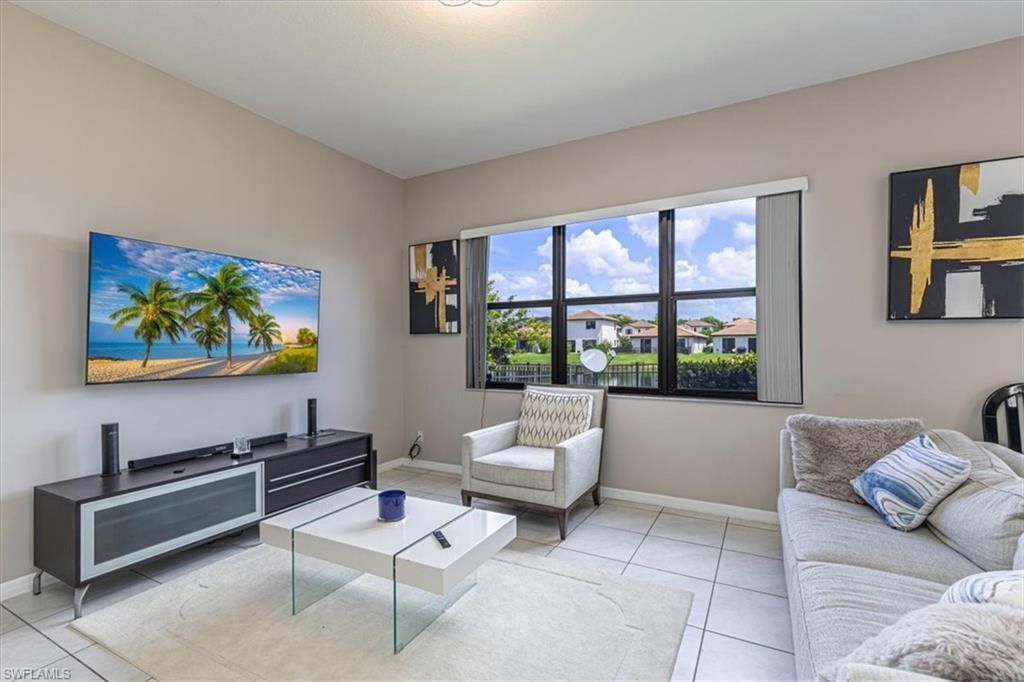 8732 Madrid Cir, Naples, FL 34104 Photo