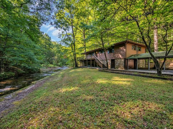1255 Deerfoot Drive , Pegram, TN 37143