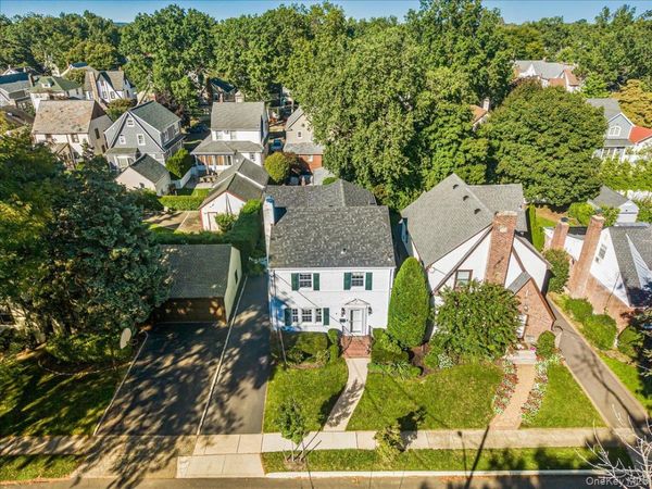 5 Ash Street, Floral Park, NY 11001
