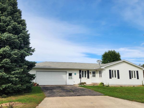 1031 Heritage Drive, Osage, IA 50461
