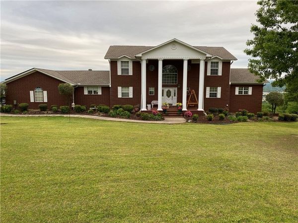 3 Bluff Drive , Russellville, AR 72802