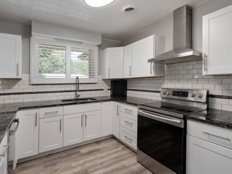 2719 Lakewood Drive, Columbus, OH 43231 Photo 11