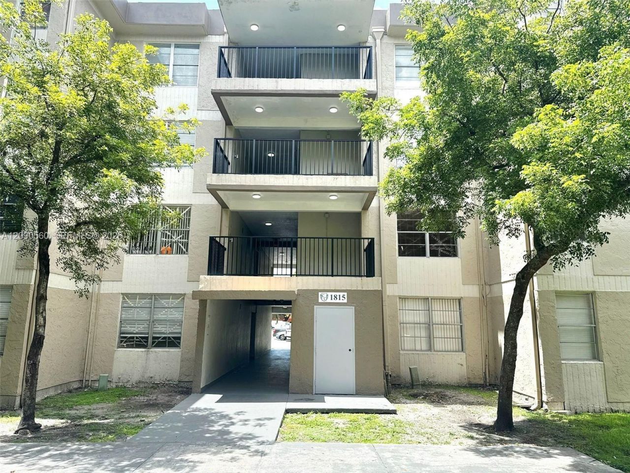 1815 W 56th St, Unit 104, Hialeah, FL 33012 Photo