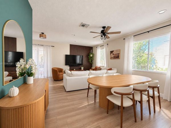 2913 S Greenleaf Cir, Boynton Beach, FL 33426