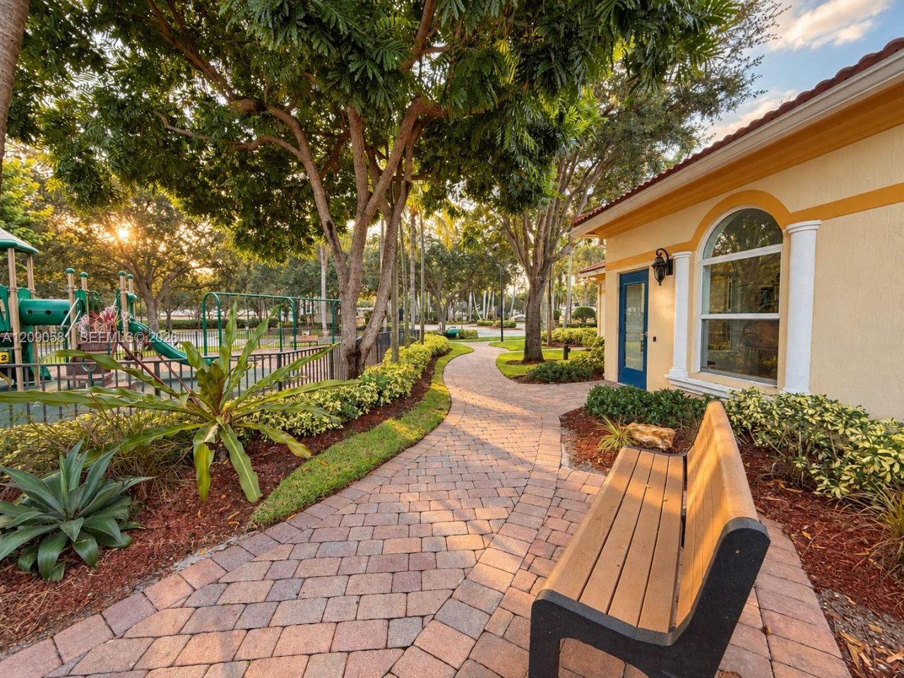 2913 S Greenleaf Cir, Boynton Beach, FL 33426 Photo