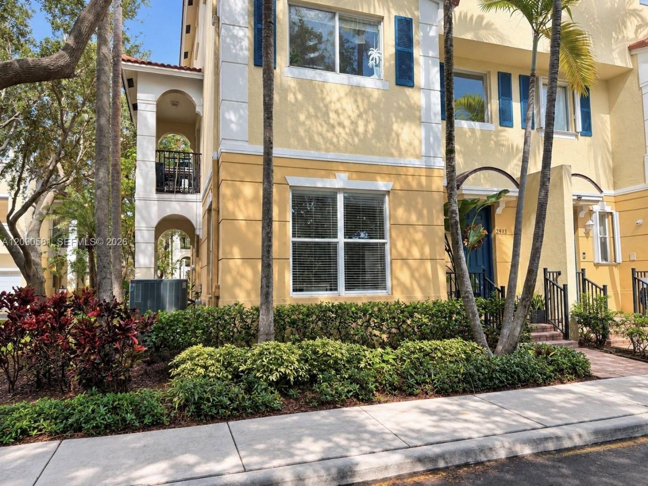 2913 S Greenleaf Cir, Boynton Beach, FL 33426 Photo
