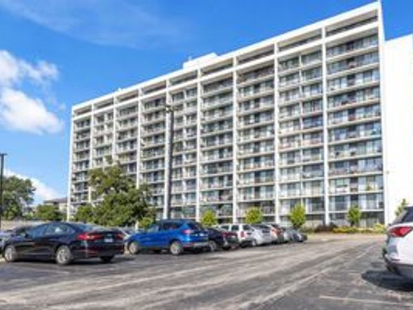 2005 S Finley Road , Unit 705, Lombard, IL 60148