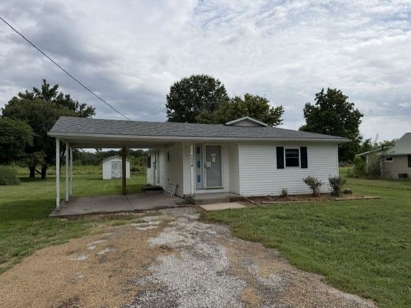 404 N Oak Street, Loraine, IL 62349