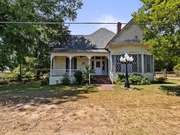 411 ELLIS , Hughes Springs, TX 75656