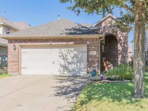 12049 Walden Wood Drive, Fort Worth, TX 76244