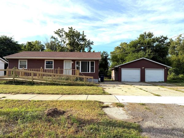 905 W 7th Street , Michigan City, IN 46360